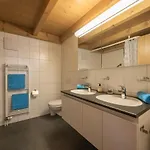 Staubbach, Views, Spacious, Family Friendly Lejlighed