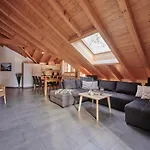 Staubbach, Views, Spacious, Family Friendly *
